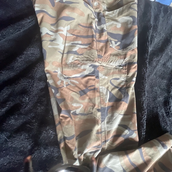 Mens Wrangler ‘Outdoor’ pants - Picture 1 of 4